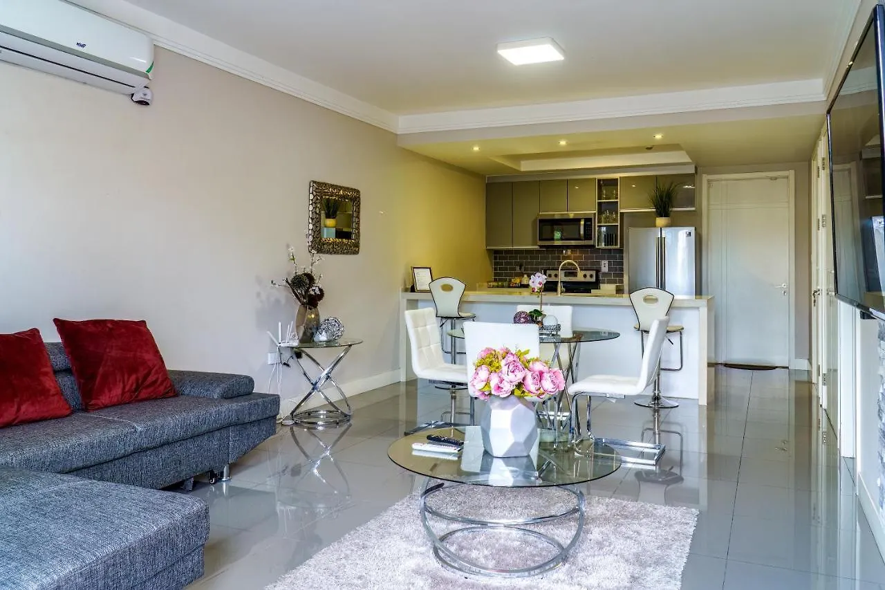 Luxury Apartment At 20 South Suite 108 Kingston 0*,  Jamajka